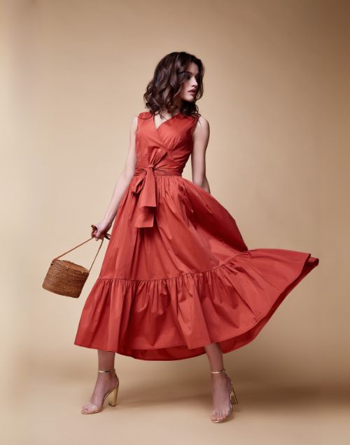 Shop with Virtual Try-on at The Shalini Edit